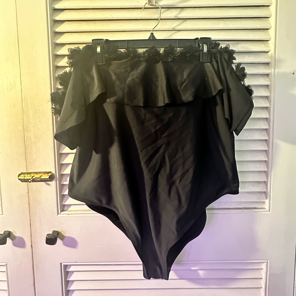 Black Off-Shoulder Bathing Suit